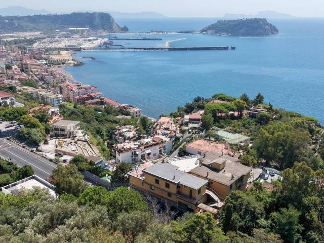 Villa in affitto a Pozzuoli NA