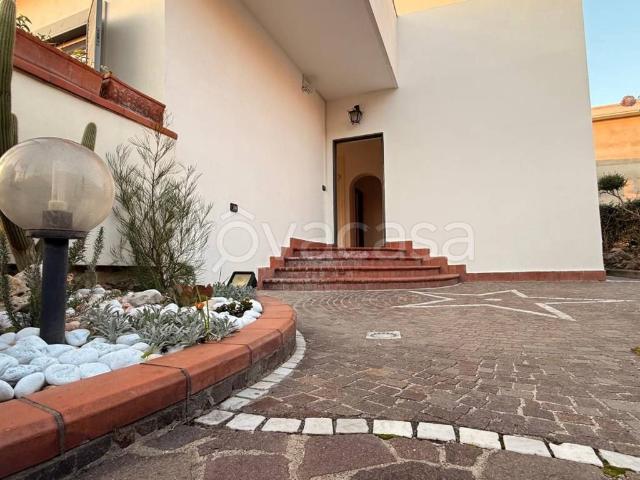 Villa in affitto a Pozzuoli via Monte Nuovo Licola Patria, 138, giardino privato, terrazzo, caminetto TrovaCasa