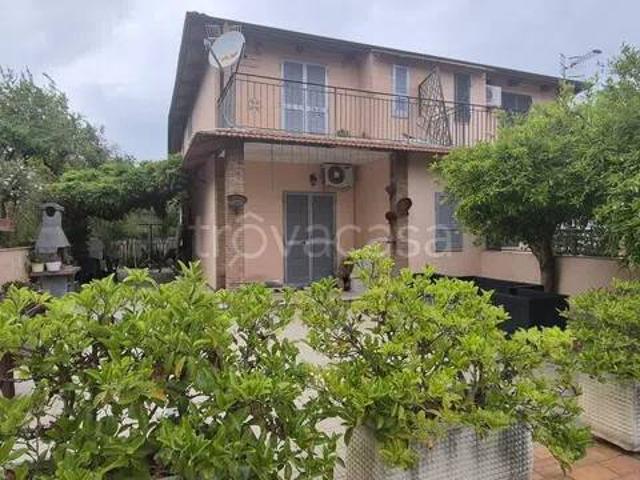 Villa in affitto a Pozzuoli via Pendio No Number, arredato, posto auto, terrazzo TrovaCasa