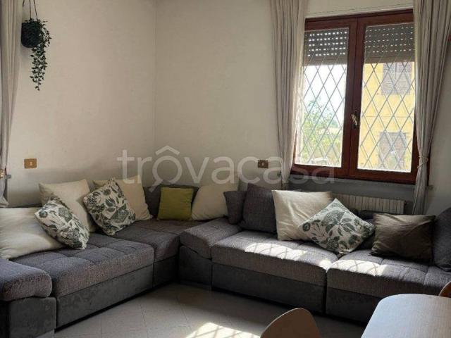Villa in affitto a Podenzano, giardino privato, box, parzialmente arredato TrovaCasa