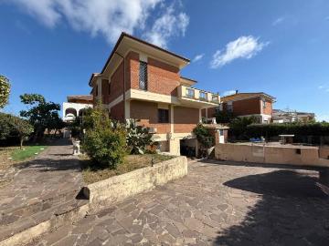 Villa Indipendente in affitto a Pomezia