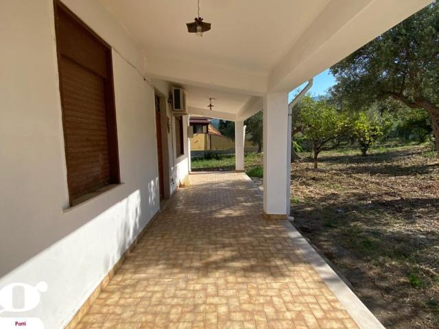 Villa in affitto a Patti patti Provenzani,snc, arredato, giardino privato, terrazzo TrovaCasa