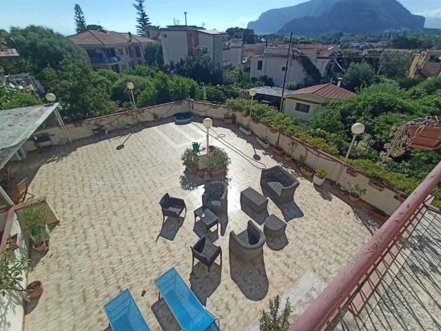 Villa in affitto a Palermo, Mondello