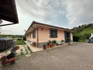 Villa in affitto a Palombara Sabina RM