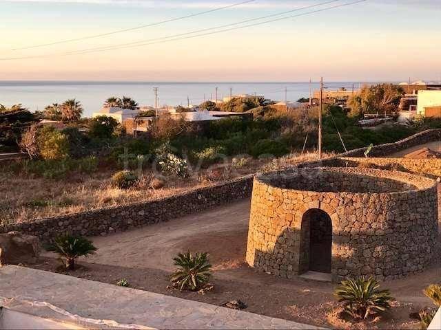 Villa in affitto a Pantelleria, arredato, giardino privato, terrazzo TrovaCasa