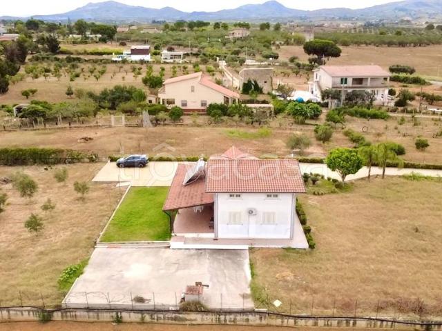 Villa in affitto a Partinico contrada Passerelli, arredato, giardino privato, aria condizionata TrovaCasa
