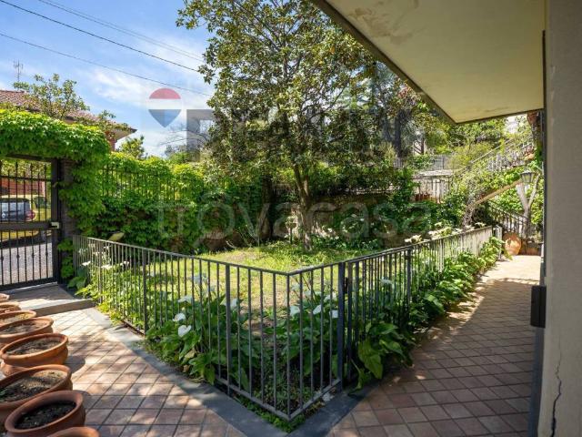 Villa in affitto a Pedara via Concetto Marchesi, 12, non arredato/vuoto, giardino privato, terrazzo TrovaCasa