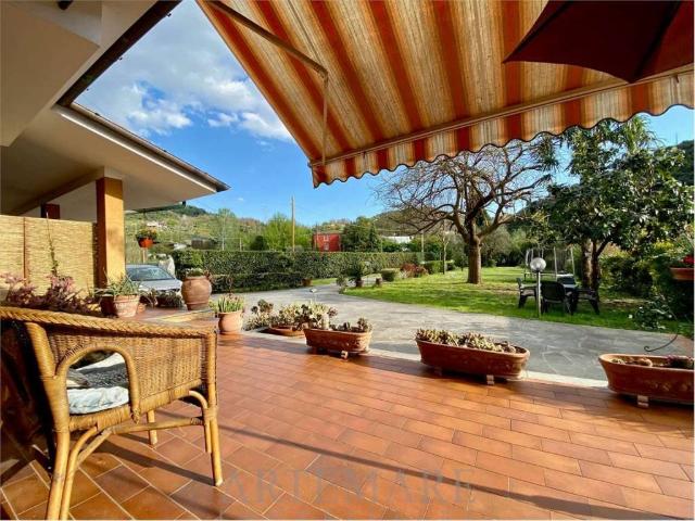 Villa in affitto a Pietrasanta, arredato, giardino privato, posto auto TrovaCasa