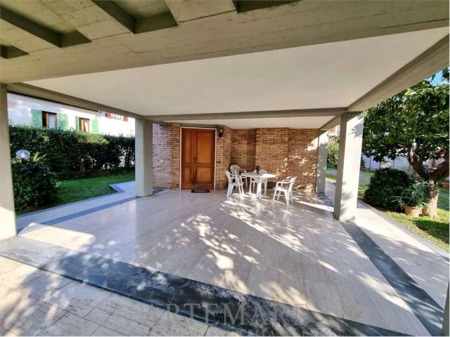 Villa in affitto a Pietrasanta, arredato, giardino privato, posto auto TrovaCasa