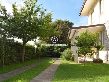Villa in affitto a Pietrasanta LU