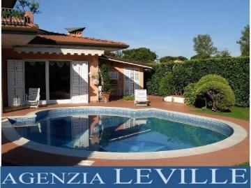 Villa in affitto a Pietrasanta LU