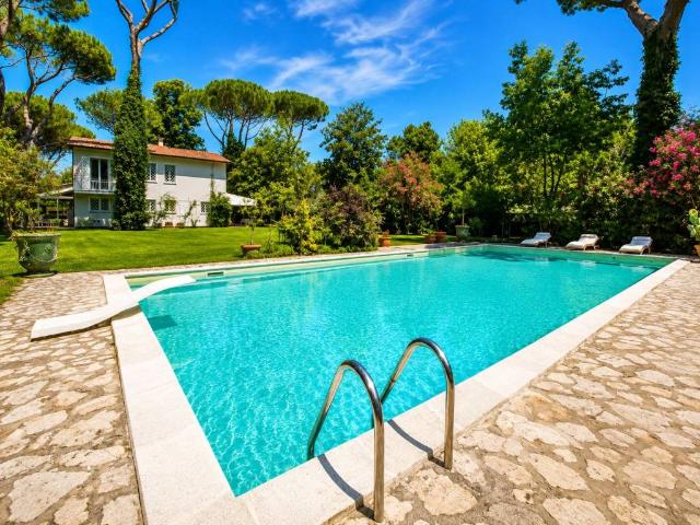 Villa in affitto a Pietrasanta LU