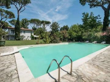 Villa in affitto a Pietrasanta LU