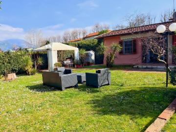Villa in affitto a Pietrasanta LU