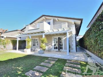 Villa in affitto a Pietrasanta LU