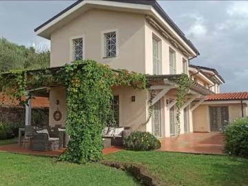 Villa in affitto a Pietrasanta LU