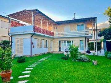 Villa in affitto a Pietrasanta LU