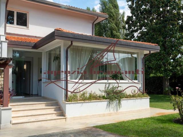 Villa in affitto a Pietrasanta LU
