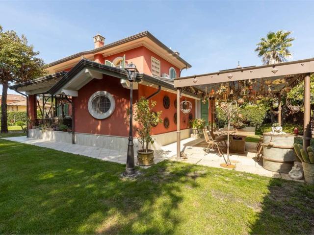 Villa in affitto a Pietrasanta LU