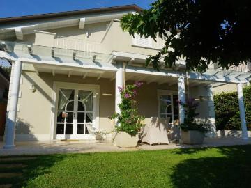 Villa in affitto a Pietrasanta LU