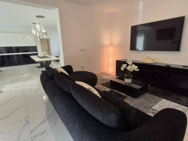 Villa in affitto a Pietrasanta LU