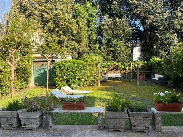 Villa in affitto a Pietrasanta LU
