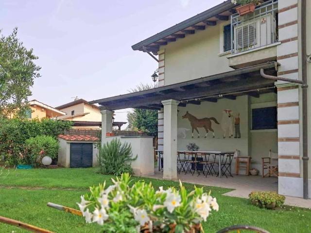 Villa in affitto a Pietrasanta LU