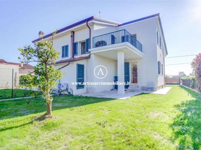 Villa in affitto a Pietrasanta LU