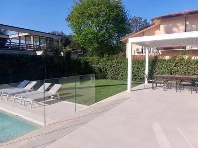 Villa in affitto a Pietrasanta LU