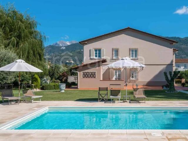 Villa in affitto a Pietrasanta via Claudio Monteverdi, 20, arredato, giardino, posto auto TrovaCasa