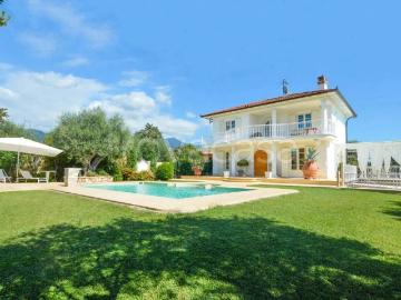 Villa in affitto a Pietrasanta via Crociale, 154, terrazzo, vista panoramica, lavastoviglie TrovaCasa
