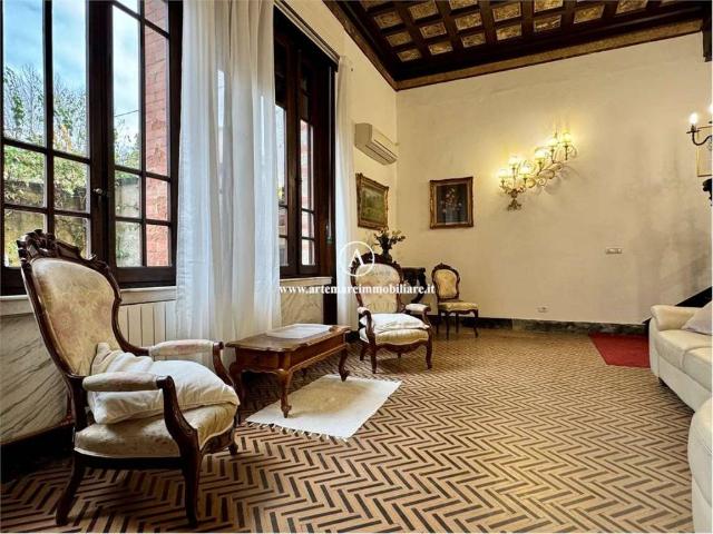 Villa in affitto a Pietrasanta via s. Francesco, arredato, posto auto, luminoso TrovaCasa