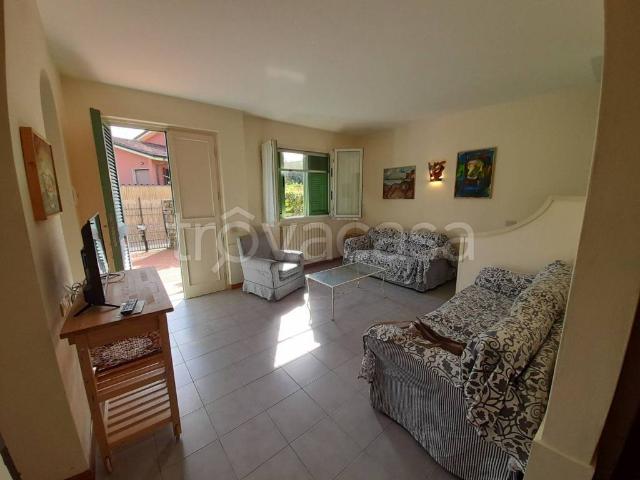 Villa in affitto a Pietrasanta via Torino, arredato, giardino privato, posto auto TrovaCasa