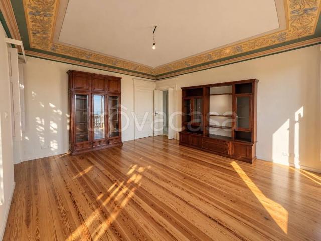 Villa in affitto a Pino Torinese via Roma, 138, non arredato/vuoto, giardino privato, box TrovaCasa