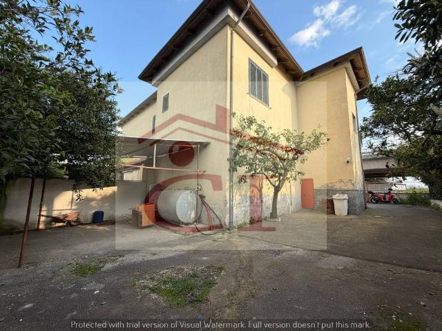 Villa in affitto a Qualiano circumvallazione Esterna di Napoli, non arredato/vuoto, giardino privato, box TrovaCasa