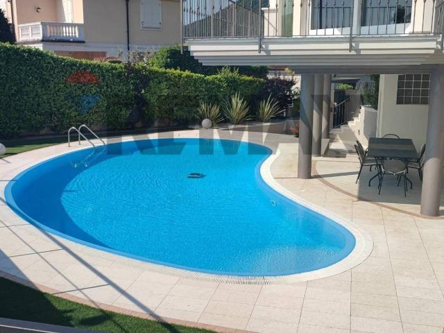 Villa in affitto a Roe' Volciano