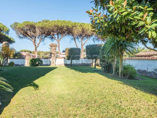 Villa in affitto a Roma via Alessandro Stradella, non arredato/vuoto, giardino privato, terrazzo TrovaCasa
