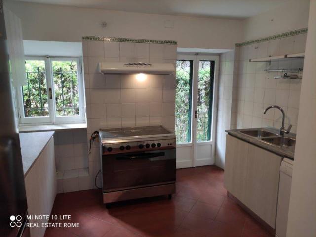 Villa in affitto a Roma via Appia Antica, giardino privato, terrazzo, caminetto TrovaCasa