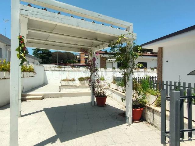 Villa in affitto a Roma via dei Sampieri, arredato, giardino privato, posto auto TrovaCasa