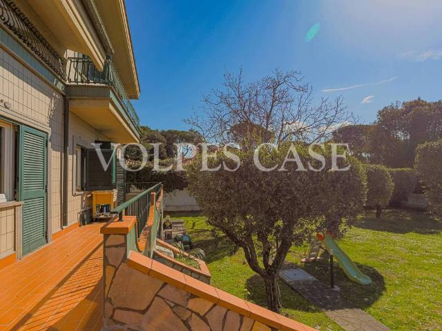 Villa in affitto a Roma via di Prato Lauro, giardino privato, box, terrazzo TrovaCasa