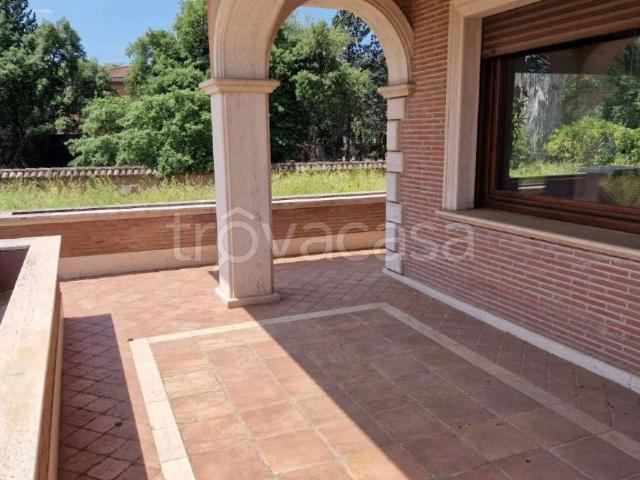 Villa in affitto a Roma via di Vallerano, non arredato/vuoto, giardino privato, box TrovaCasa