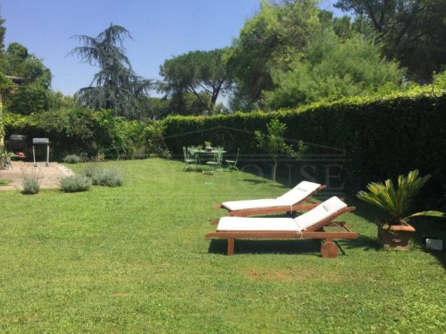 Villa in affitto a Roma via Lucio Volumnio, giardino privato, parzialmente arredato, caminetto TrovaCasa
