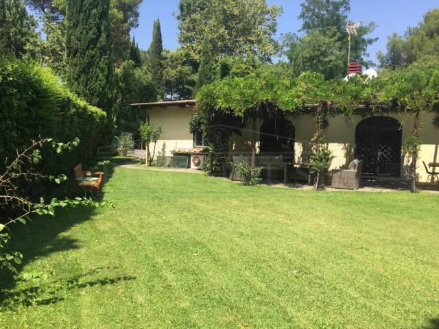 Villa in affitto a Roma via Lucio Volumnio, giardino privato, parzialmente arredato, caminetto TrovaCasa
