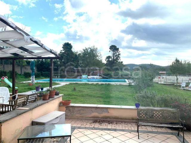 Villa in affitto a Roma via Sacrofanese, giardino privato, terrazzo, caminetto TrovaCasa