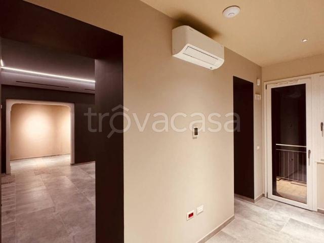 Villa in affitto a Roma via Pomarico, non arredato/vuoto, giardino privato, terrazzo TrovaCasa