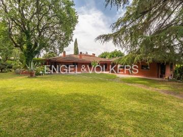 Villa in affitto a Roma via Tiberina, arredato, giardino privato, terrazzo TrovaCasa