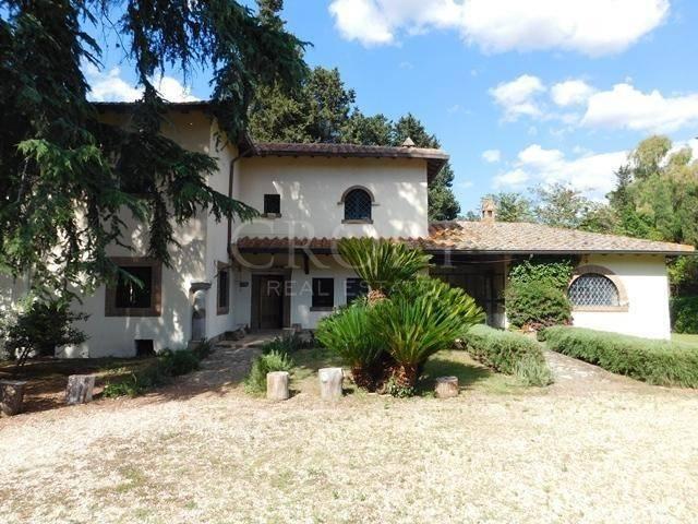 Villa in affitto a Roma, giardino privato, balcone, cucina abitabile TrovaCasa