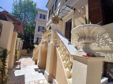 Villa in affitto a Roma, giardino privato, immobile di prestigio, caminetto TrovaCasa
