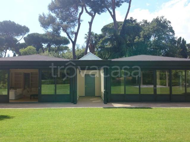 Villa in affitto a Roma, giardino privato, posto auto, riscaldamento autonomo TrovaCasa