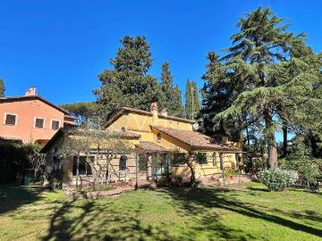 Villa in affitto a Roma, giardino privato, posto auto, terrazzo TrovaCasa